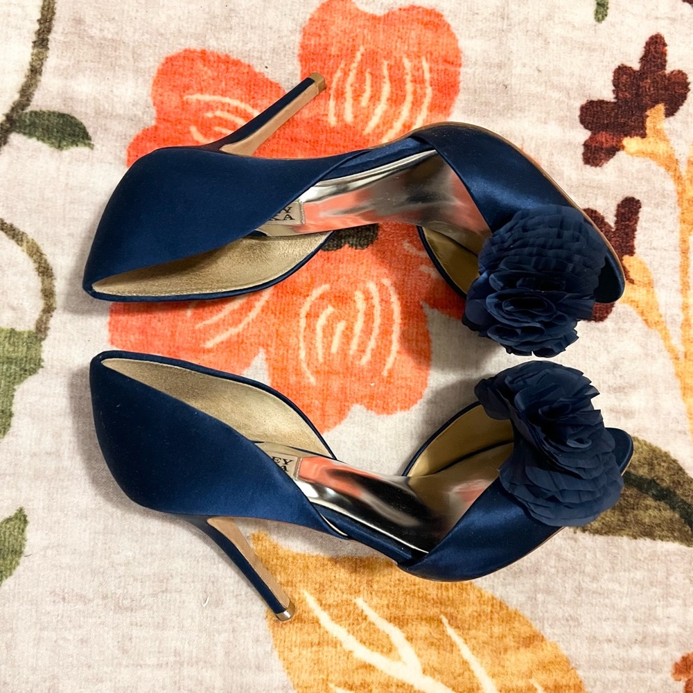Like NEW Badgley Mischka Navy Blue Women's Heels Pumps